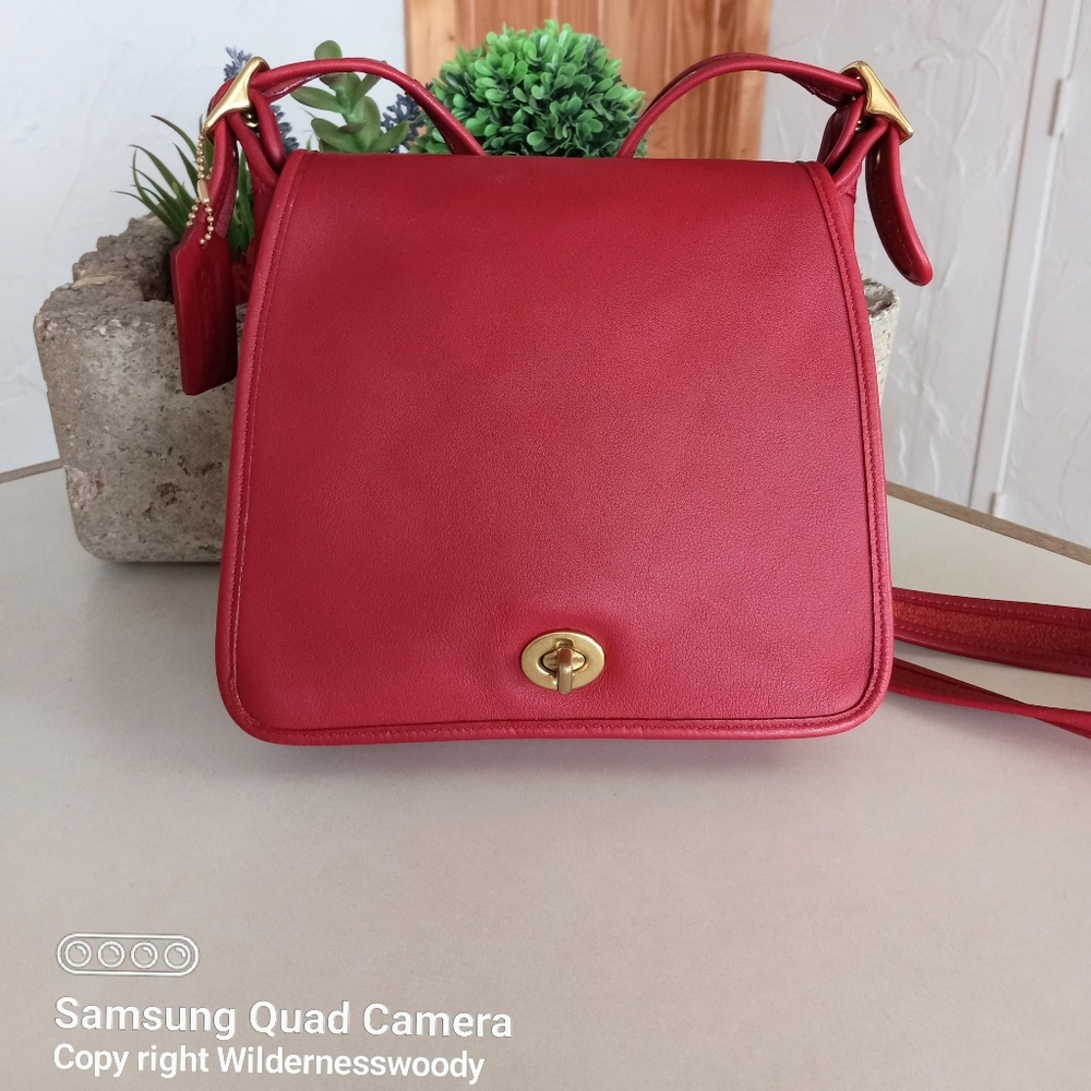 Coach Legacy Companion Flap #9715, 2001. Turn Lock, Crossbody, Red/Bordeaux